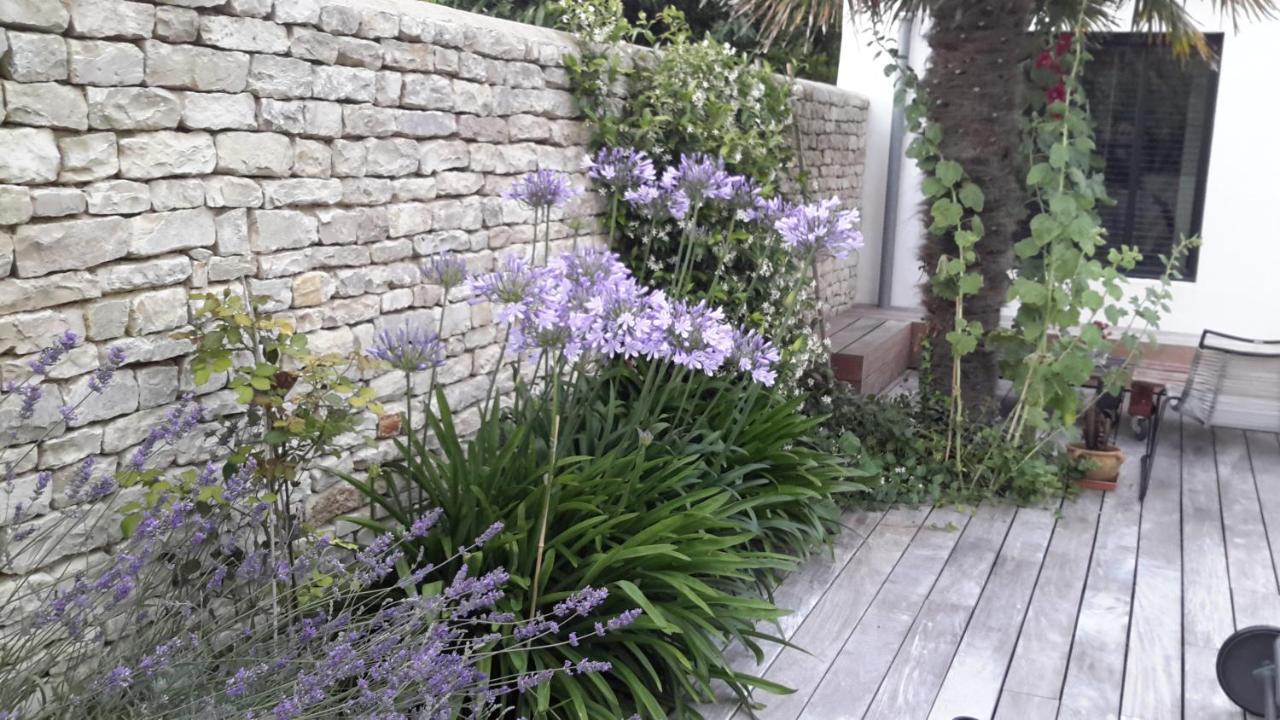 Bed and Breakfast Les Jardins De Clerjotte Saint-Martin-de-Ré Exterior foto